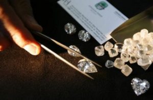 Scopri di più sull'articolo Diamanti: chiarimenti sul fallimento IDB. Cosa devono sapere i risparmiatori coinvolti.