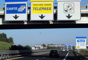 Scopri di più sull'articolo RADDOPPIO CANONE SENZA CONSENSO: TELEPASS MULTATA DI 200.000 EURO DALL’ANTITRUST