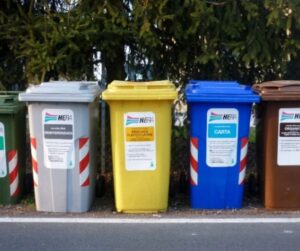 Scopri di più sull'articolo RACCOLTA RIFIUTI A MODENA E SASSUOLO: E’ INIZIATA L’INDAGINE DI FEDERCONSUMATORI.  ORA LA PAROLA AGLI/ALLE UTENTI DEL SERVIZIO